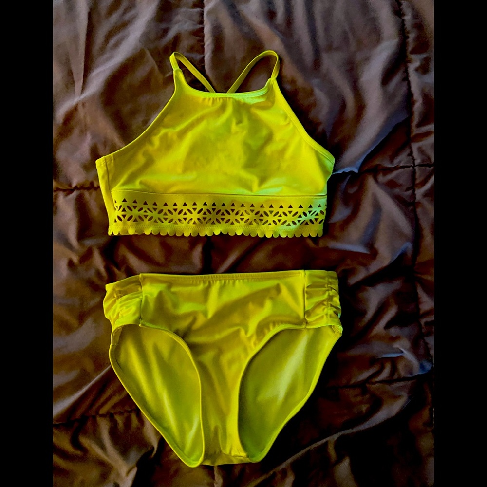 Girls swim wear
